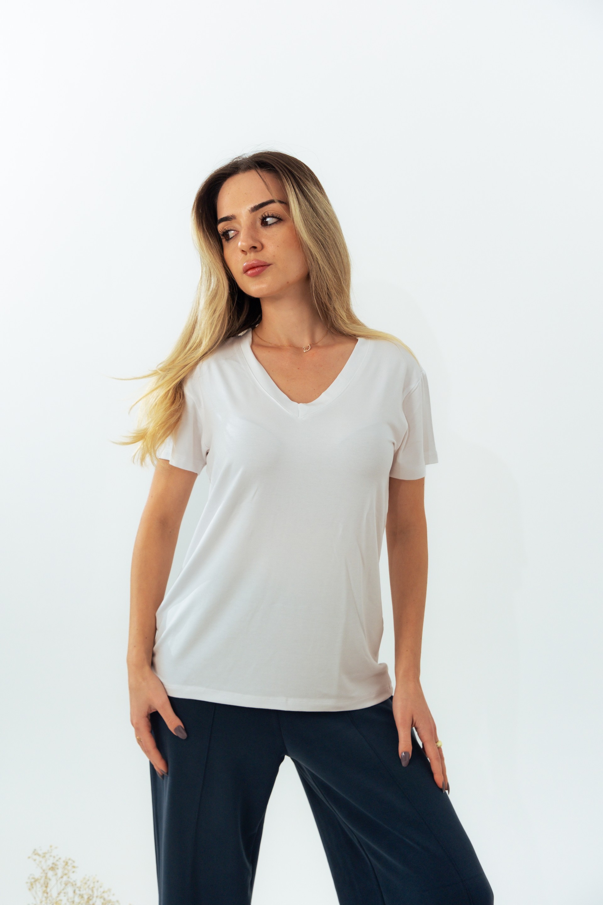 V Yaka Basic T-shirt