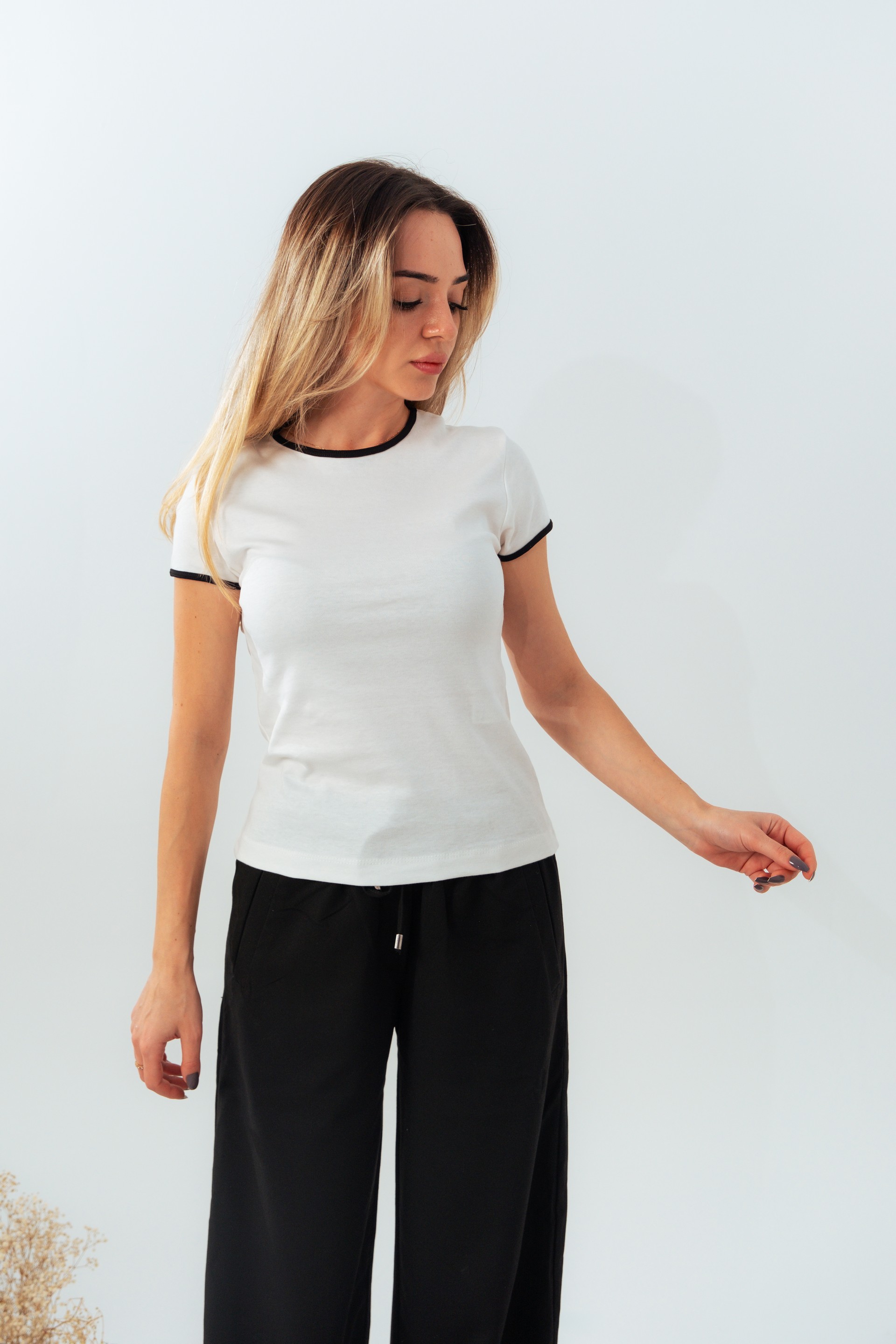 Bisiklet Yaka Siyah Biyeli T-shirt