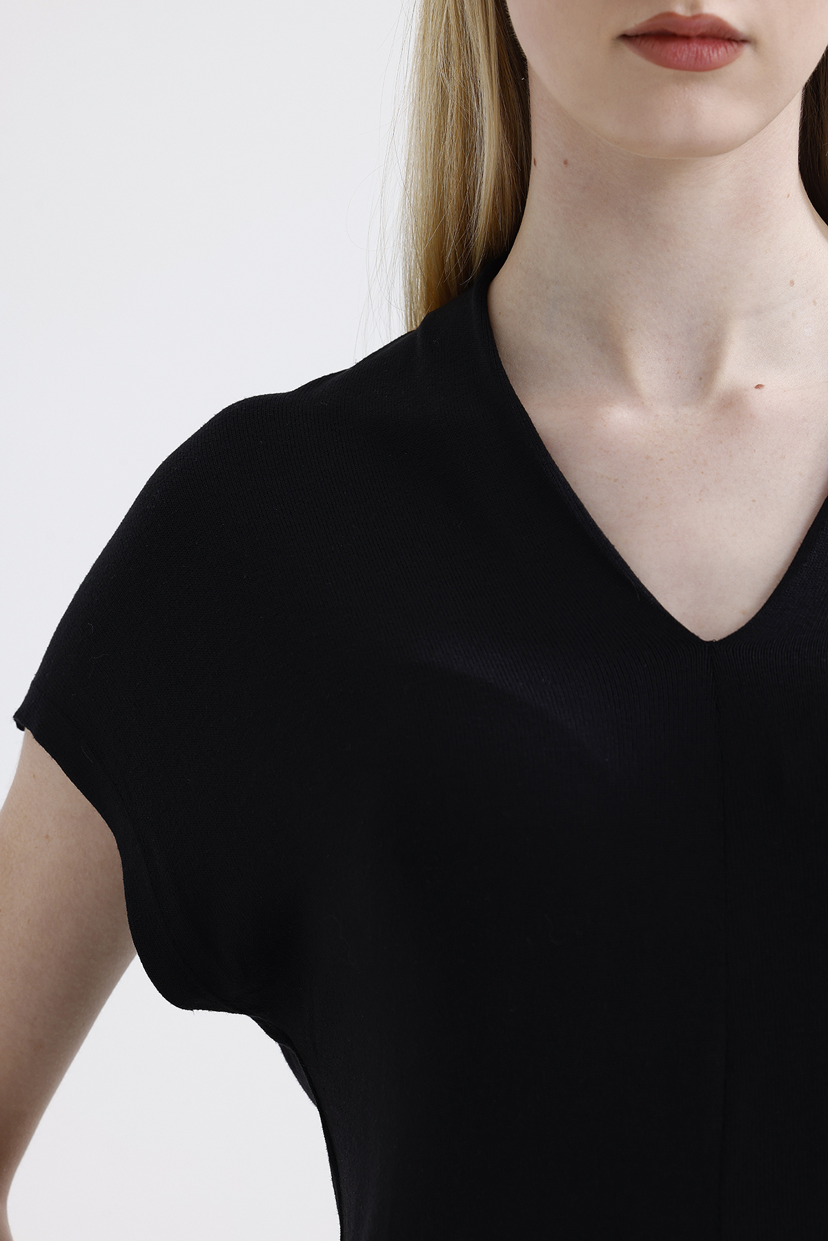 V Yaka Triko T-shirt