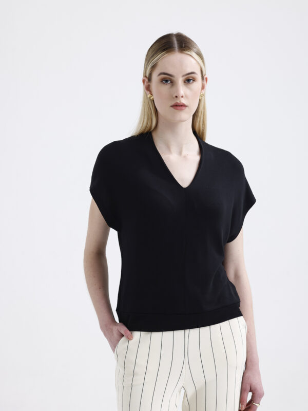 V Yaka Triko T-shirt