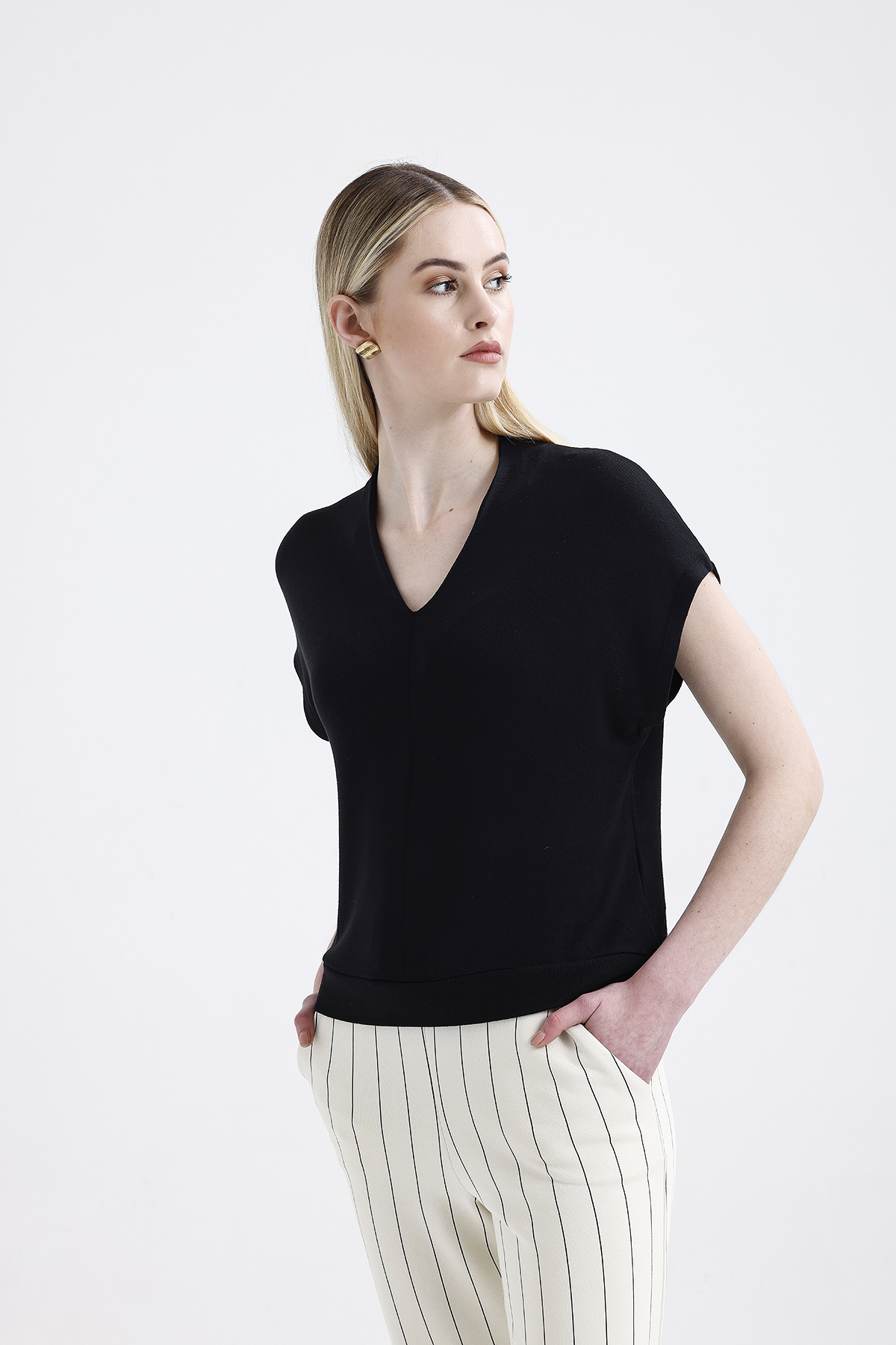 V Yaka Triko T-shirt