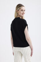 V Yaka Triko T-shirt