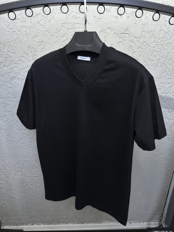 BEE BLACK V-yaka Basic T-shirt