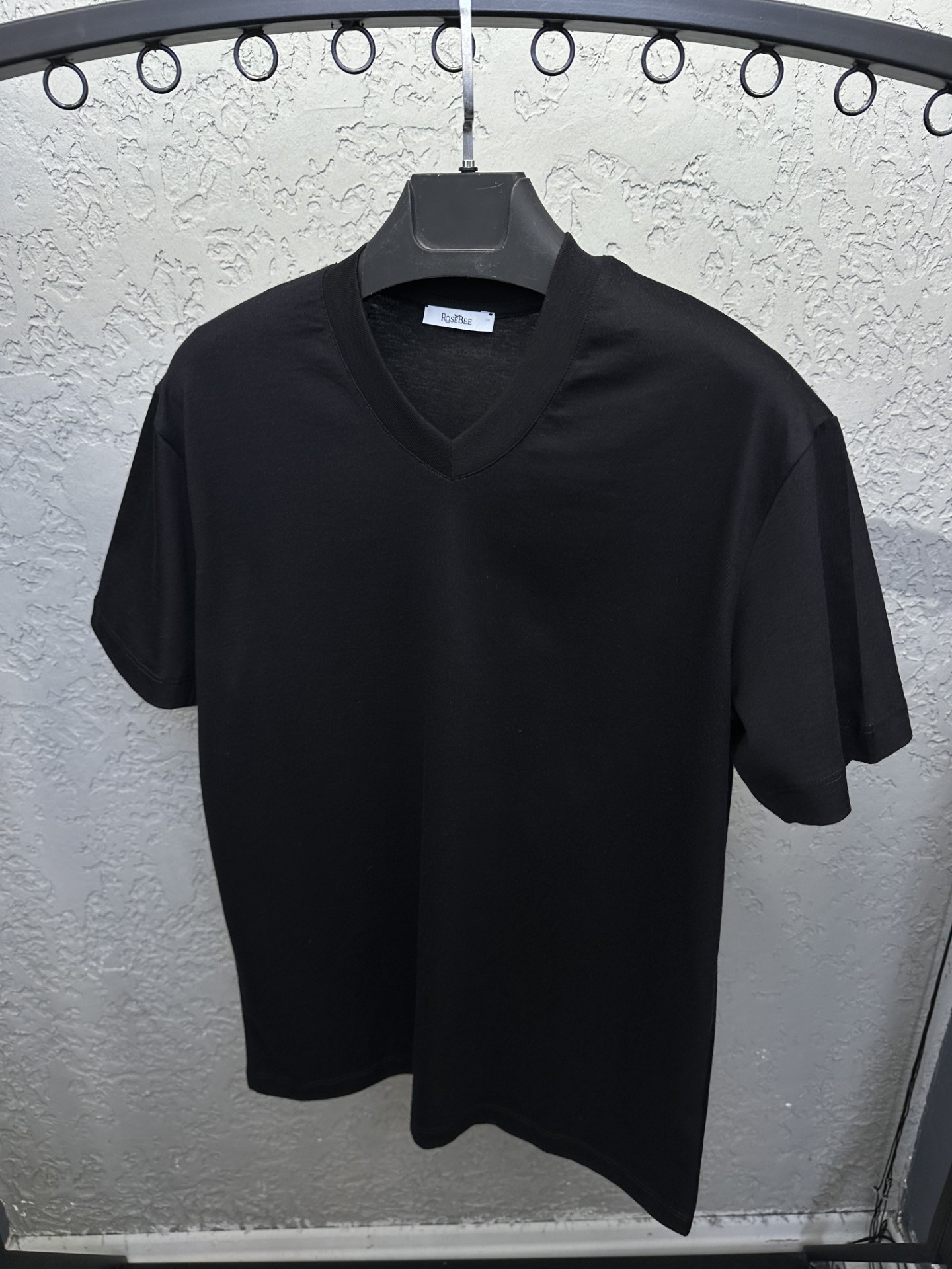 BEE BLACK V-yaka Basic T-shirt