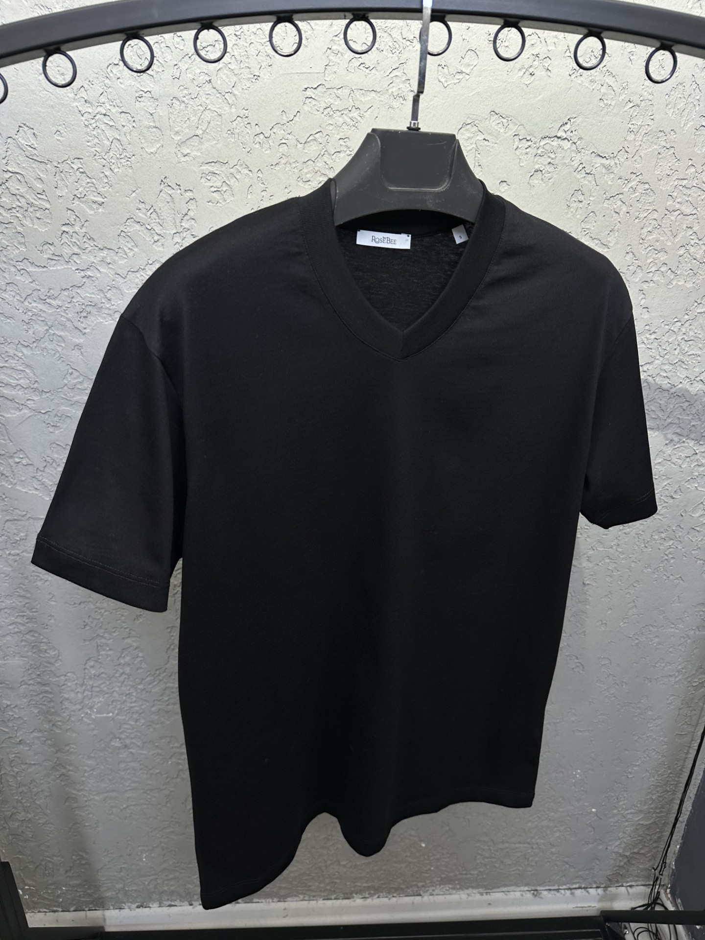 BEE BLACK V-yaka Basic T-shirt